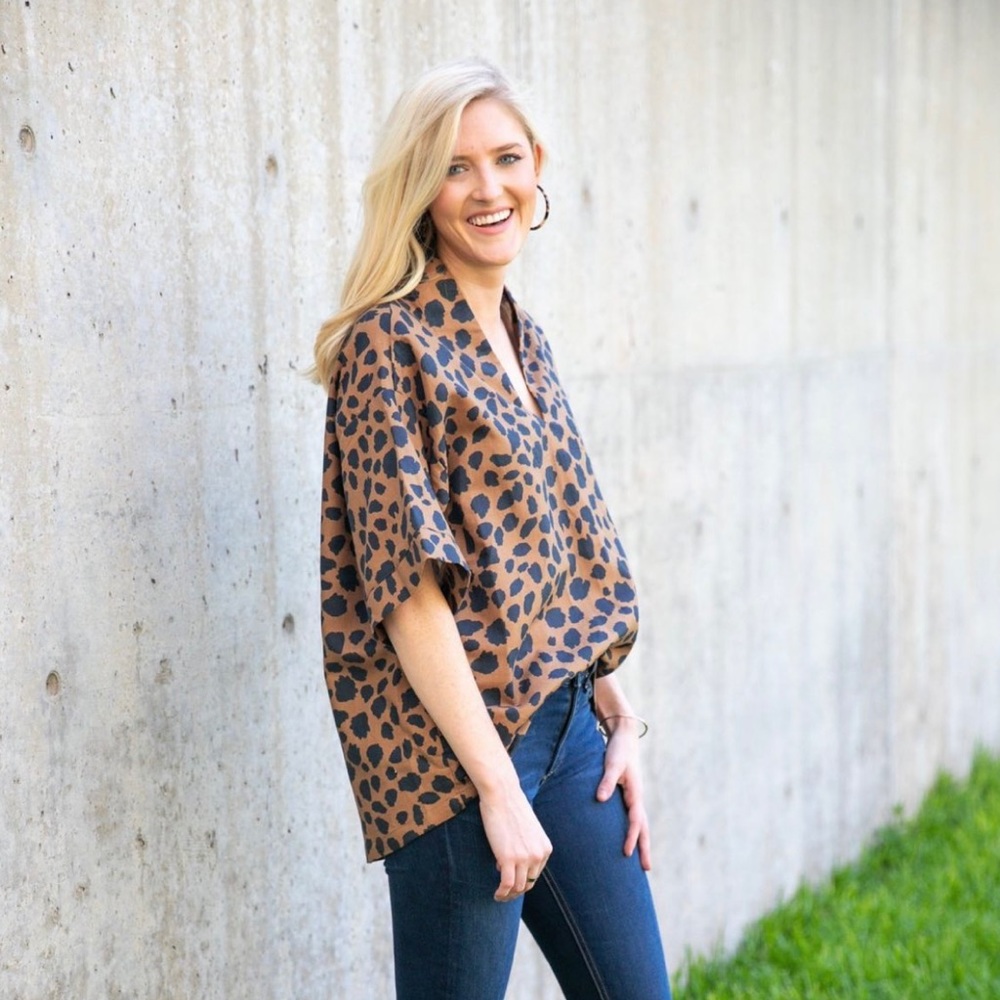 Brooke Wright Women’s Cheetah Kimono Black Label One Size Tunic